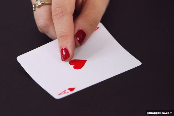 掌握棋牌胜率与对手心理：jdb电子下载地址带你科学提升竞技水平
